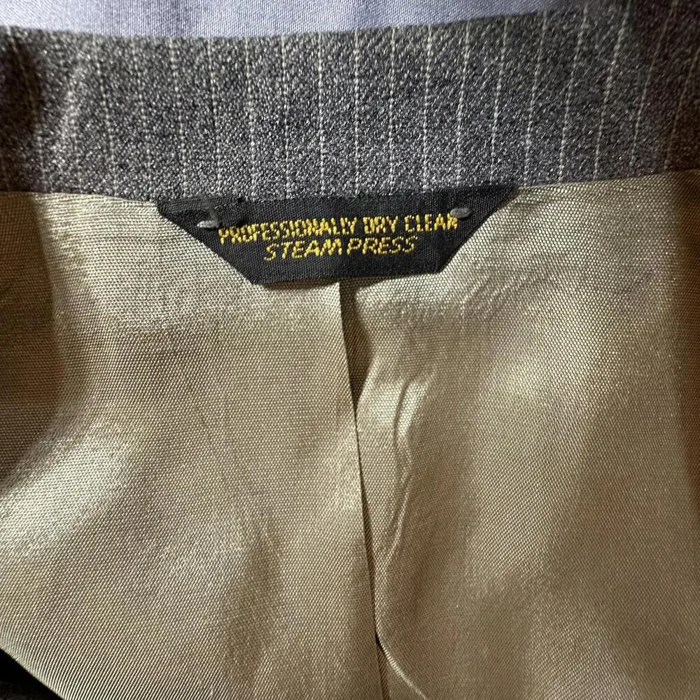 Classic Men's Grey Pinstripe Blazer - Vintage Levi's Action‎ Suits